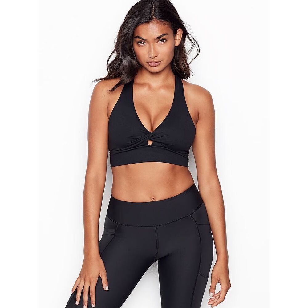 ✨Victoria’s Secret Twist Front Black Sz Large Sport Bra✨